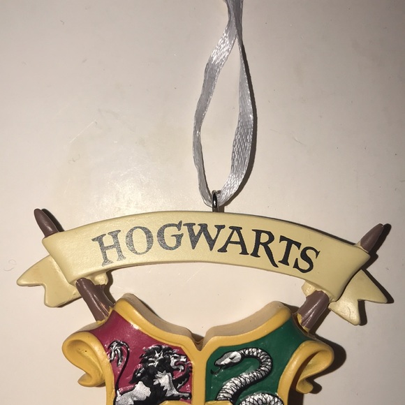 NWT Hallmark Harry Potter Hogwarts Ornament - Picture 3 of 9